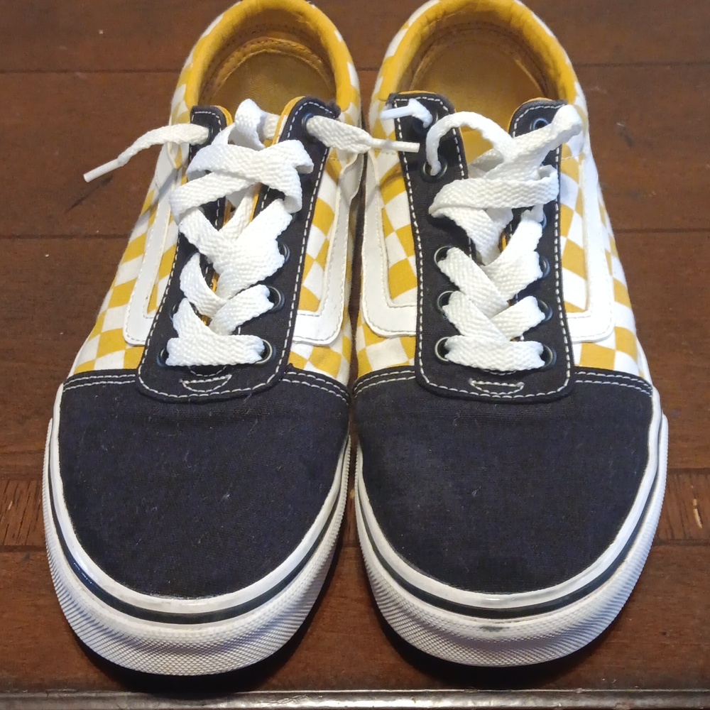 Ladies sneakers